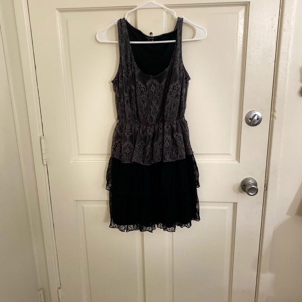 Black & grey lace dress with layered ruffles- by mymichelle- size small - Picture 4 of 6